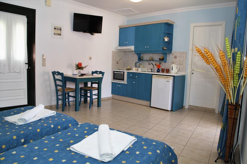 Helen Apartments & Studios Agios Stefanos Avliotes  Bagian luar foto